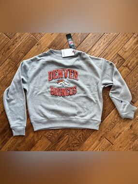 Champion Denver Broncos Crewneck Sweatshirt Small NWT NFL Gray Pullover New